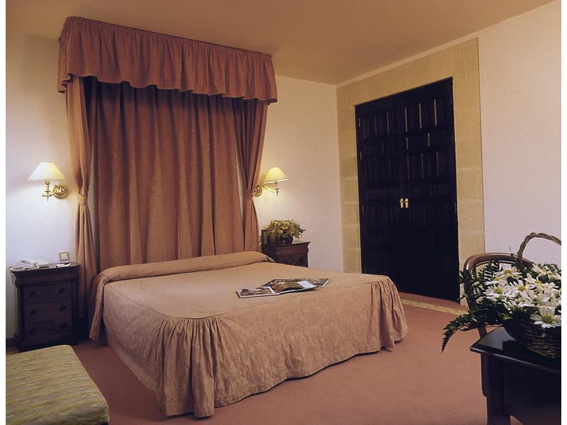 Hotel Crisol Monasterio De San Miguel